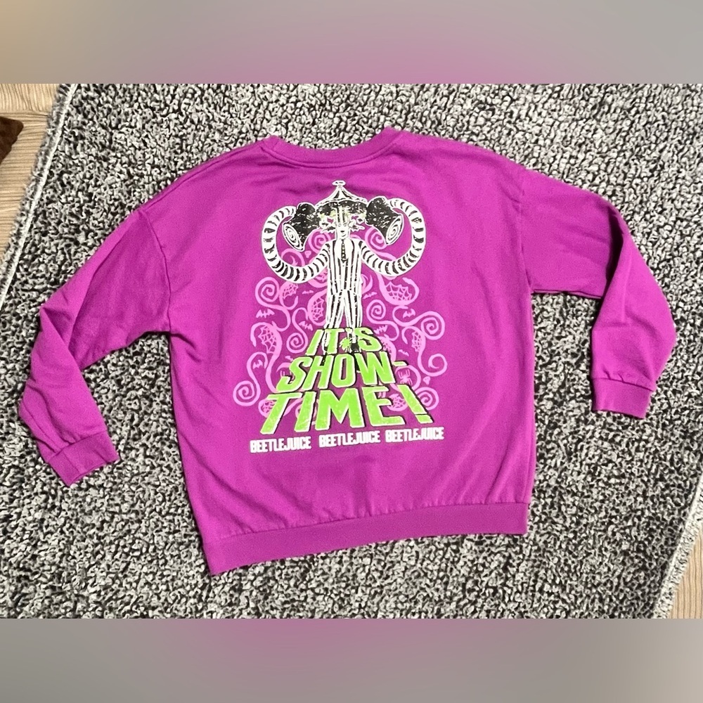 Beetlejuice Graphic Sweatshirt - Picture 10 of 10